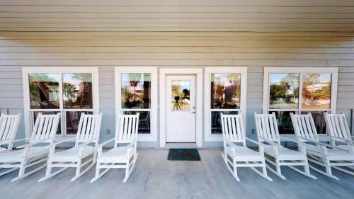 Heavenly Days Home - image 9