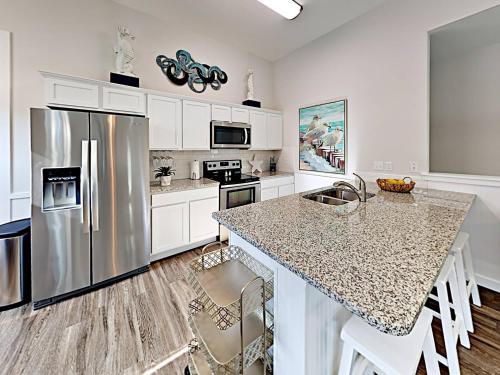 The Savvy Pelican Condo - image 8