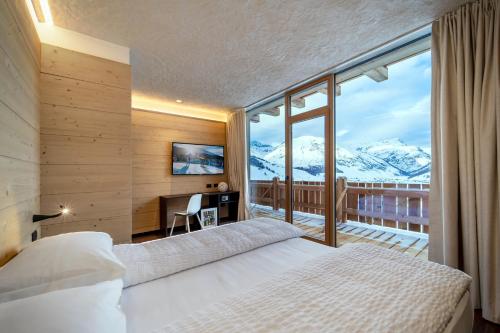 2 twin beds, 2 sofa beds