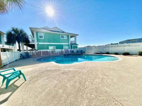 Blondie'S Beachhouse Condo - image 9