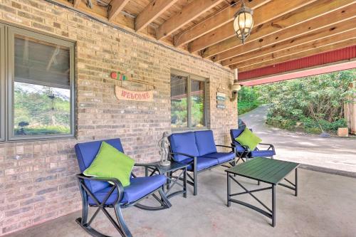 Upscale Hendersonville Lake Apt Dock Deck and View - main image