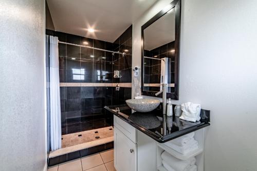 Everglades City Motel - Everglades Adventures Inn - 화장실