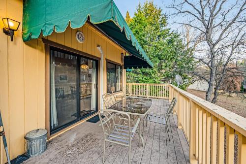 Luring Lakefront Landing - main image