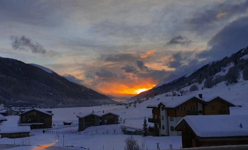 Chalet Breithorn- Perfect for Holiday with Amazing View!