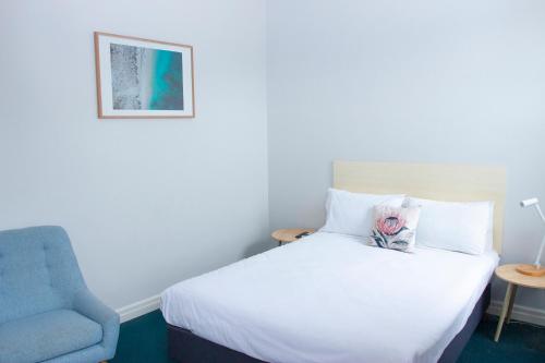 Grand Hotel Rockdale Room Type - Budget Double Room with Shared Bathroom