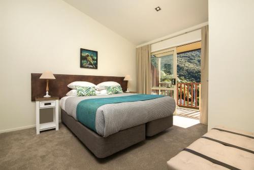Punga Cove Resort