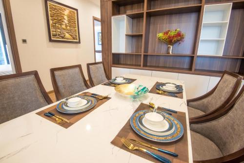 Three-Bedroom Apartment image 4