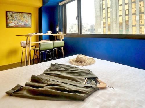 Superior Twin Room with City View image 2