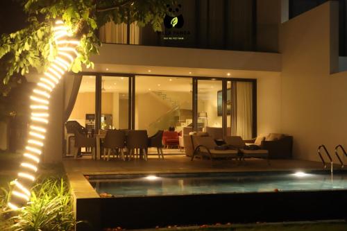 Three-Bedroom Villa image 7