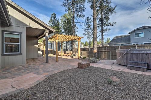 Chic and Modern Flagstaff Home with Hot Tub and Fire Pit