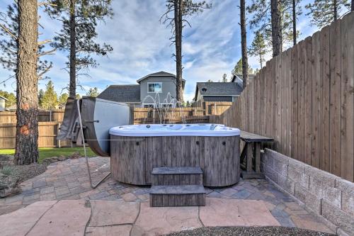 Chic and Modern Flagstaff Home with Hot Tub and Fire Pit