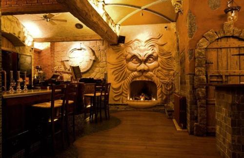 Pub/Lounge, The Blueberry Hotel in Pontypridd