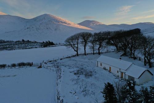 Thistle Thatch Cottage And Hot Tub - Mourne Mountains, , County Down