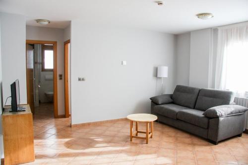 2 bedrooms, 3 beds
