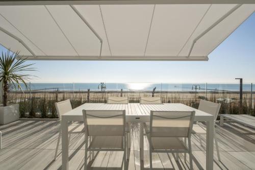 Apartment with Sea View image 7