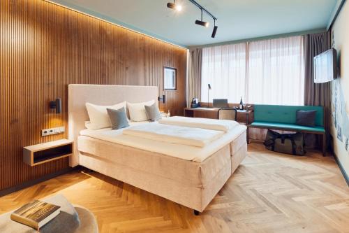 1 queen bed