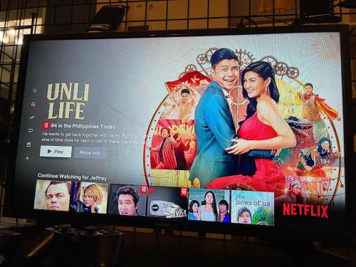 Staycation Cozy Comfortable STAY Hotel QualitY fast Internet Worldwide Channel Cable TV Gaming Netflix Sanitize, Manila (photo 6)