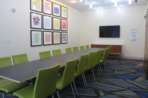 Holiday Inn Express & Suites - Latta an IHG Hotel - image 8