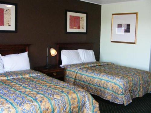 2 double beds