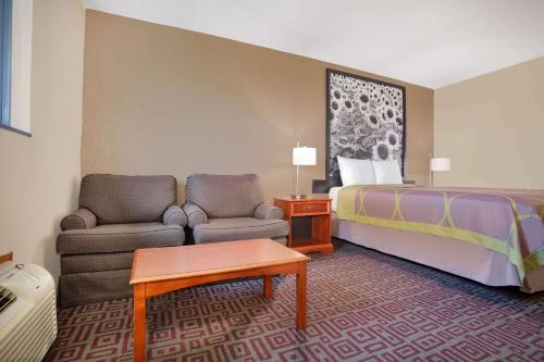 Super 8 by Wyndham Fort Madison