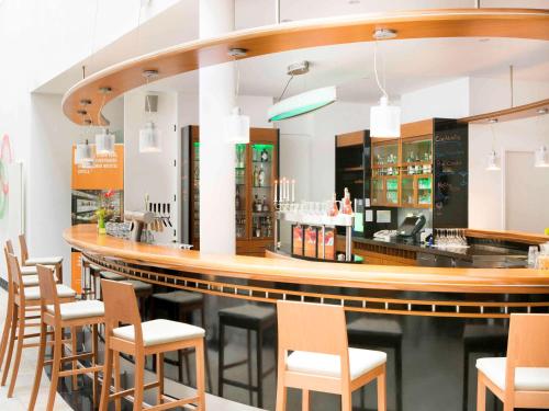 Bar/ Salón, Novotel Hildesheim Hotel in Hildesheim