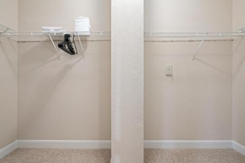 Tranquil Pet Friendly Apt, Sleeps 3, Fast Wifi