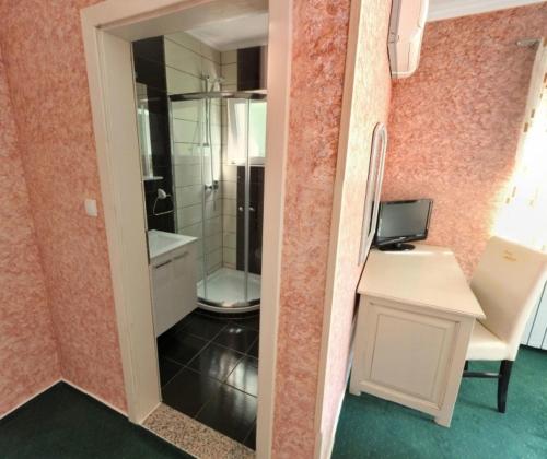 Motel Most - main image