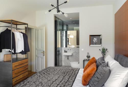 MN6 Luxury Suites by Adrez - image 7
