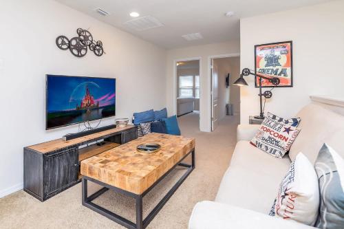 Private Pool Lakeside Townhome plus Resort Amenities! - main image