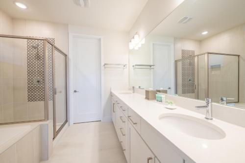 Luxury Home at Bear's Den near Disney! Includes Private Pool & Resort Amenities 972JN