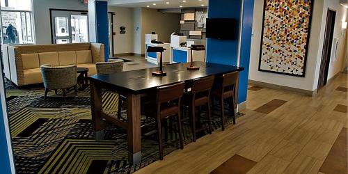 Holiday Inn Express & Suites Dayton North - Vandalia, an IHG Hotel in Dayton, USA