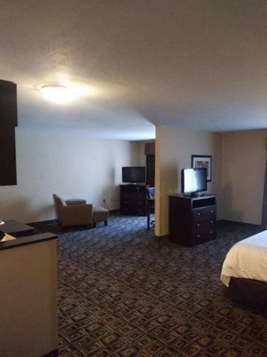 Holiday Inn Express & Suites Zanesville North, an IHG Hotel