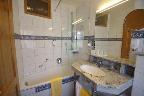 Bathroom, Ferienstudios Familie Harnier in Hofbieber