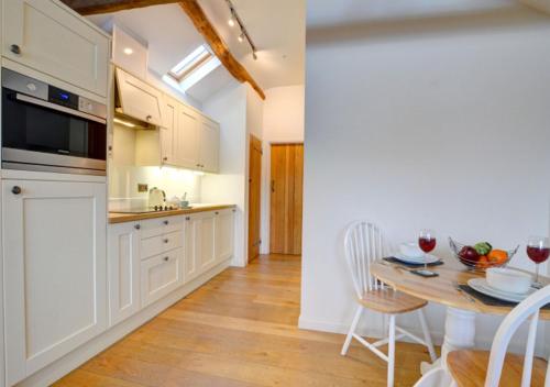 Kitchen, Smithy Cottage in Berriew