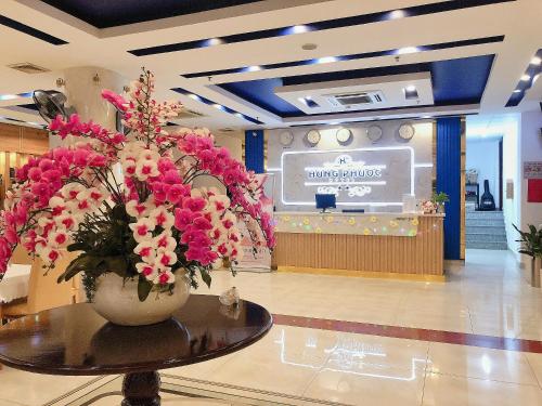 Hung Phuoc Hotel near TOUCH Coffee & Restaurant