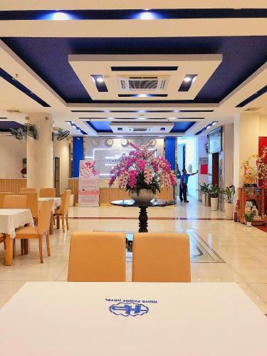 Hung Phuoc Hotel near TOUCH Coffee & Restaurant