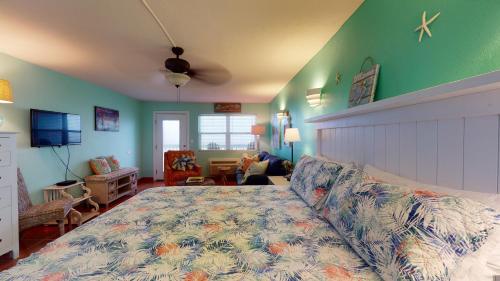 143 Sea Breeze Condo - image 8