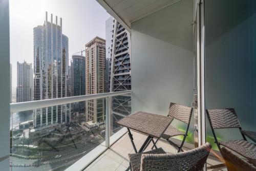 Stylish and Classy Studio in JLT - image 4