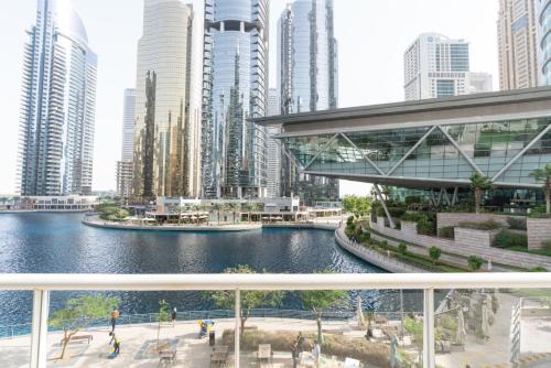 Stylish and Classy Studio in JLT - image 12