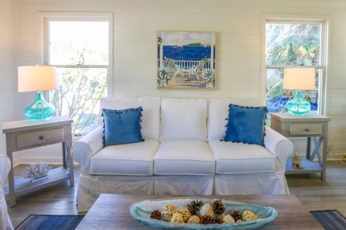 The Coastal Cottage - image 4