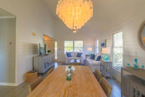 The Coastal Cottage - image 5