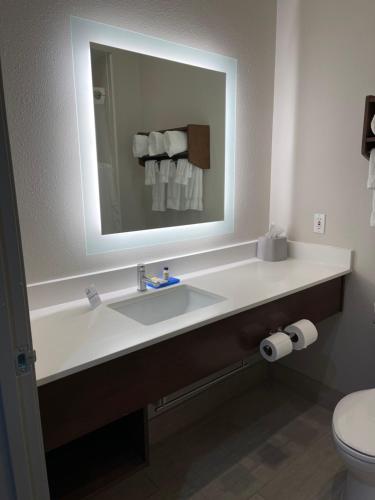 Standard Queen Room with Two Queen Beds - Communications Accessible