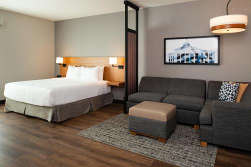 King Room with Sofa Bed and Accessible Tub - Disability Access