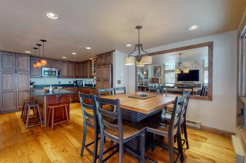 Courtside Townhomes in Vail, USA