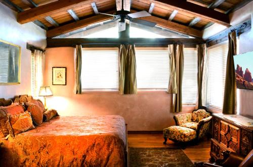 284788120 El Portal Sedona Hotel