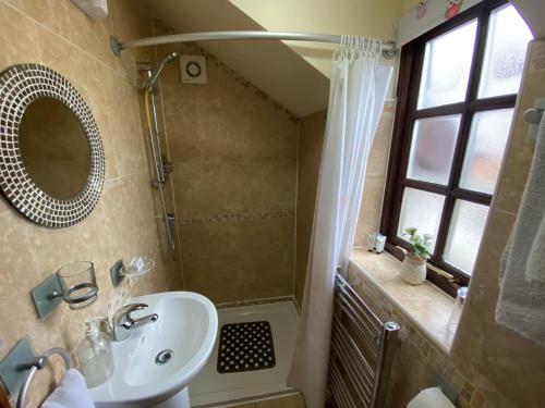 Thompsons Arms Cottages - image 2