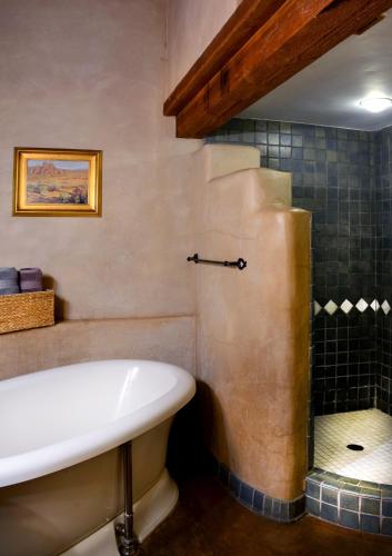 284790700 El Portal Sedona Hotel