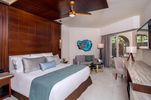 Photo de Suite de l'hôtel Secrets Royal Beach Punta Cana - Adults Only