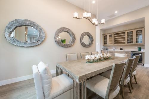 Luxury 6 Bed Home at Bears Den! Private Pool and near Disney! 966JN - image 5
