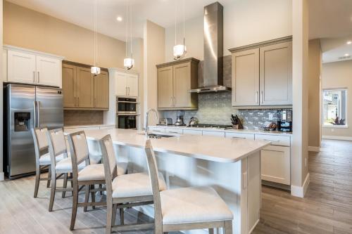 Luxury 6 Bed Home at Bears Den! Private Pool and near Disney! 966JN - image 6